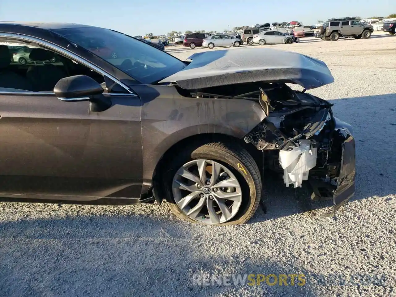 9 Photograph of a damaged car 4T1AZ1FB6LU042514 TOYOTA AVALON 2020