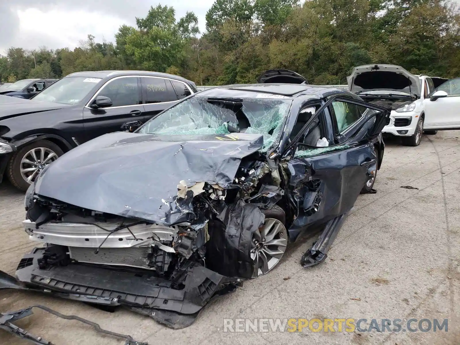 2 Photograph of a damaged car 4T1AZ1FB6LU048636 TOYOTA AVALON 2020