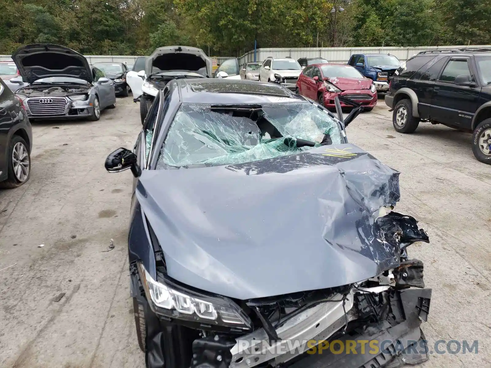 9 Photograph of a damaged car 4T1AZ1FB6LU048636 TOYOTA AVALON 2020