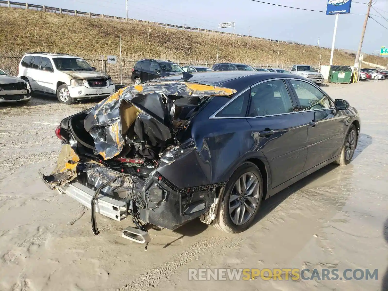 4 Photograph of a damaged car 4T1AZ1FB7LU038827 TOYOTA AVALON 2020