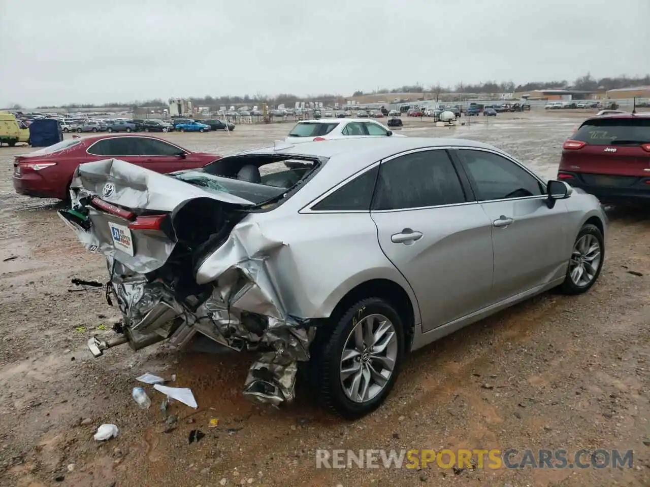 4 Photograph of a damaged car 4T1AZ1FB7LU042487 TOYOTA AVALON 2020