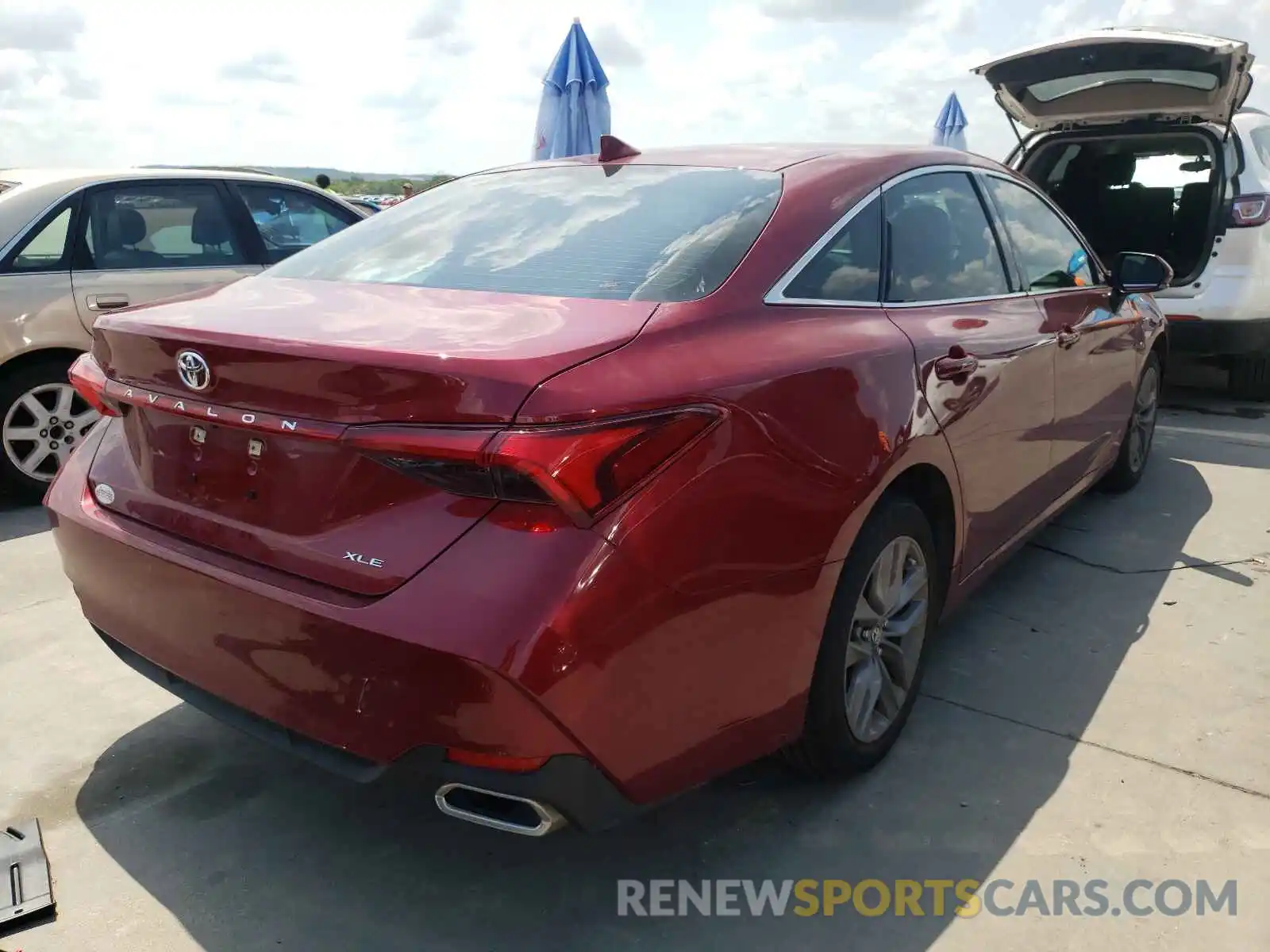 4 Photograph of a damaged car 4T1AZ1FB7LU045602 TOYOTA AVALON 2020