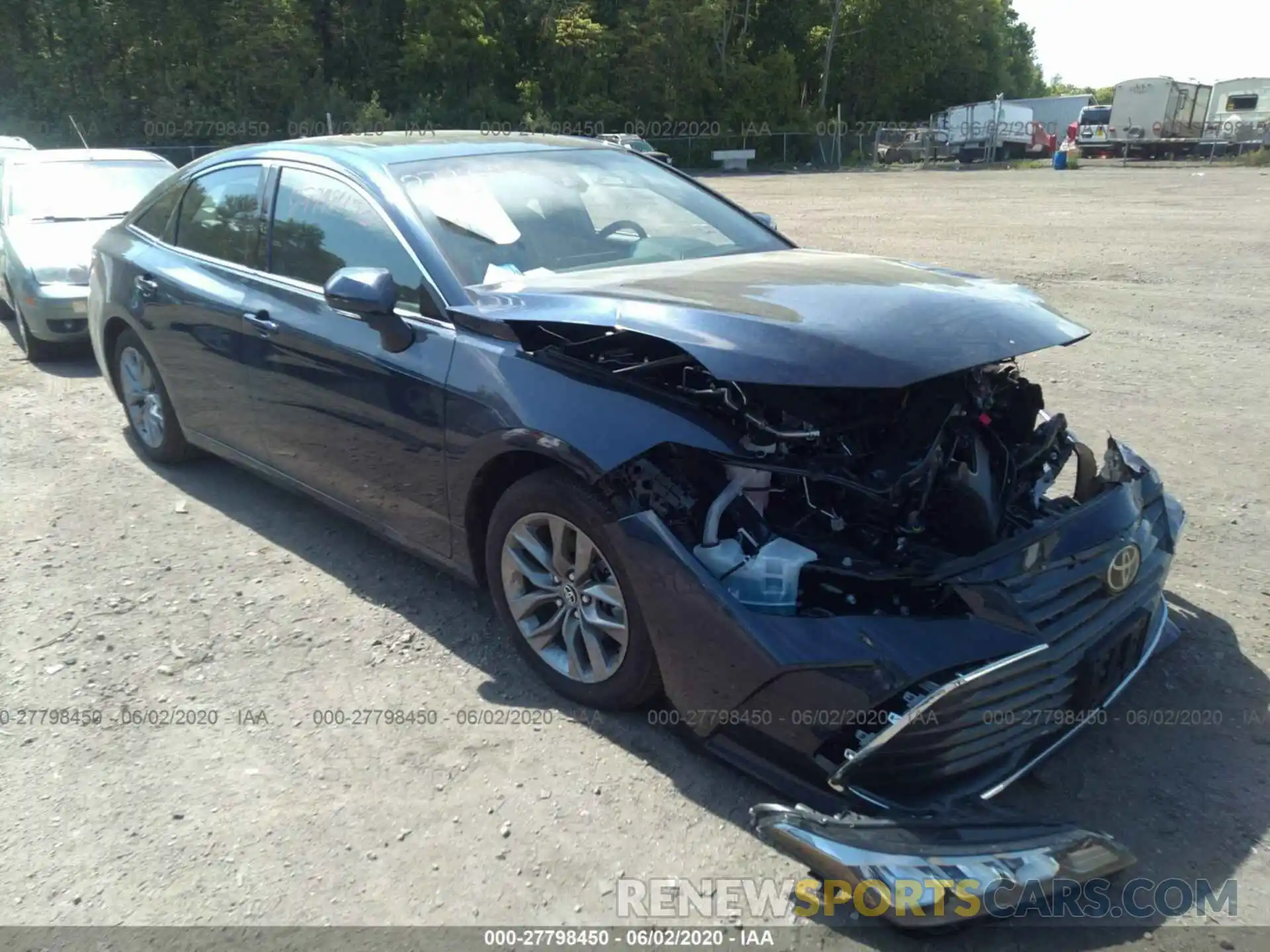 1 Photograph of a damaged car 4T1AZ1FB8LU040666 TOYOTA AVALON 2020