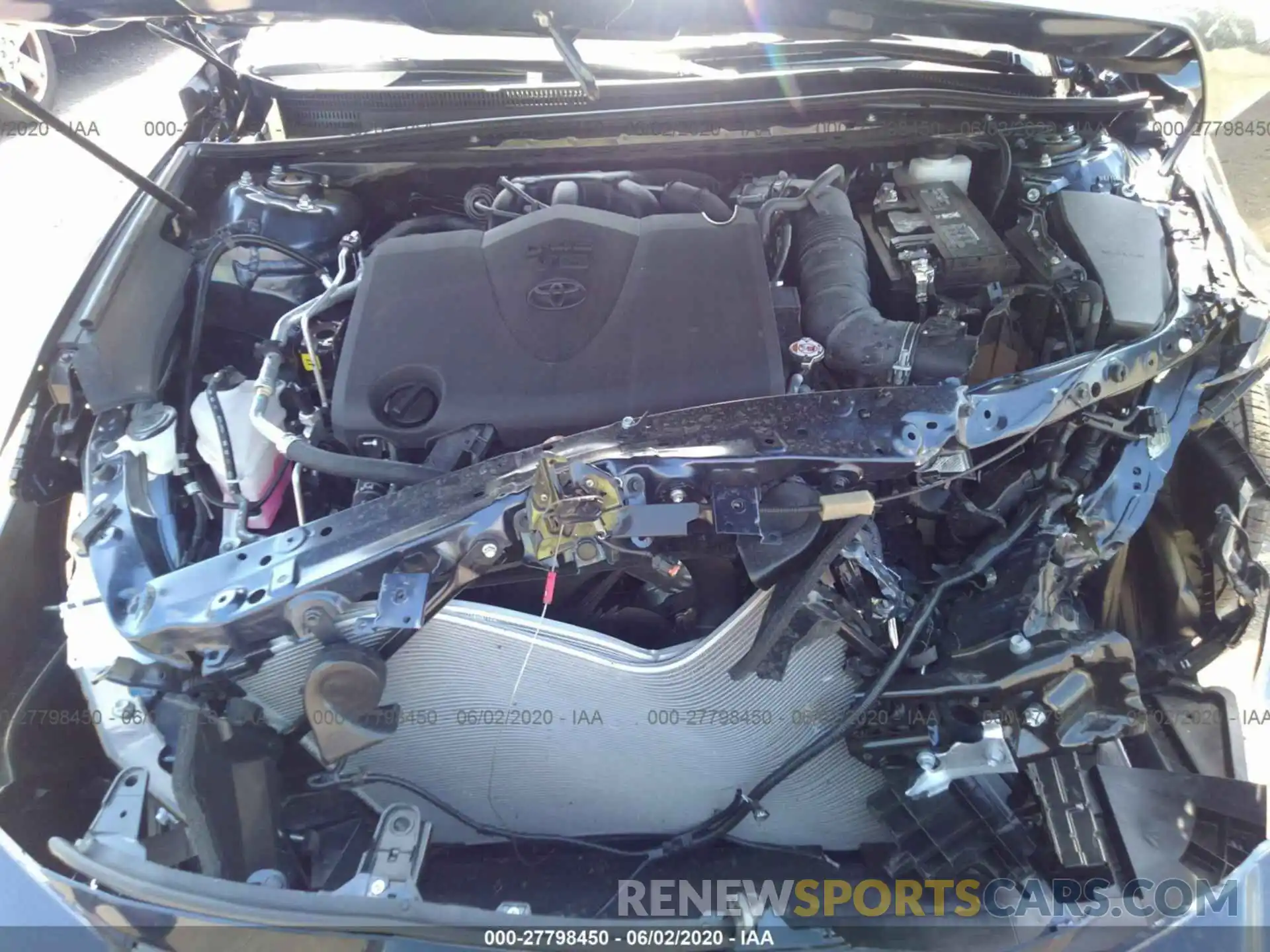 10 Photograph of a damaged car 4T1AZ1FB8LU040666 TOYOTA AVALON 2020