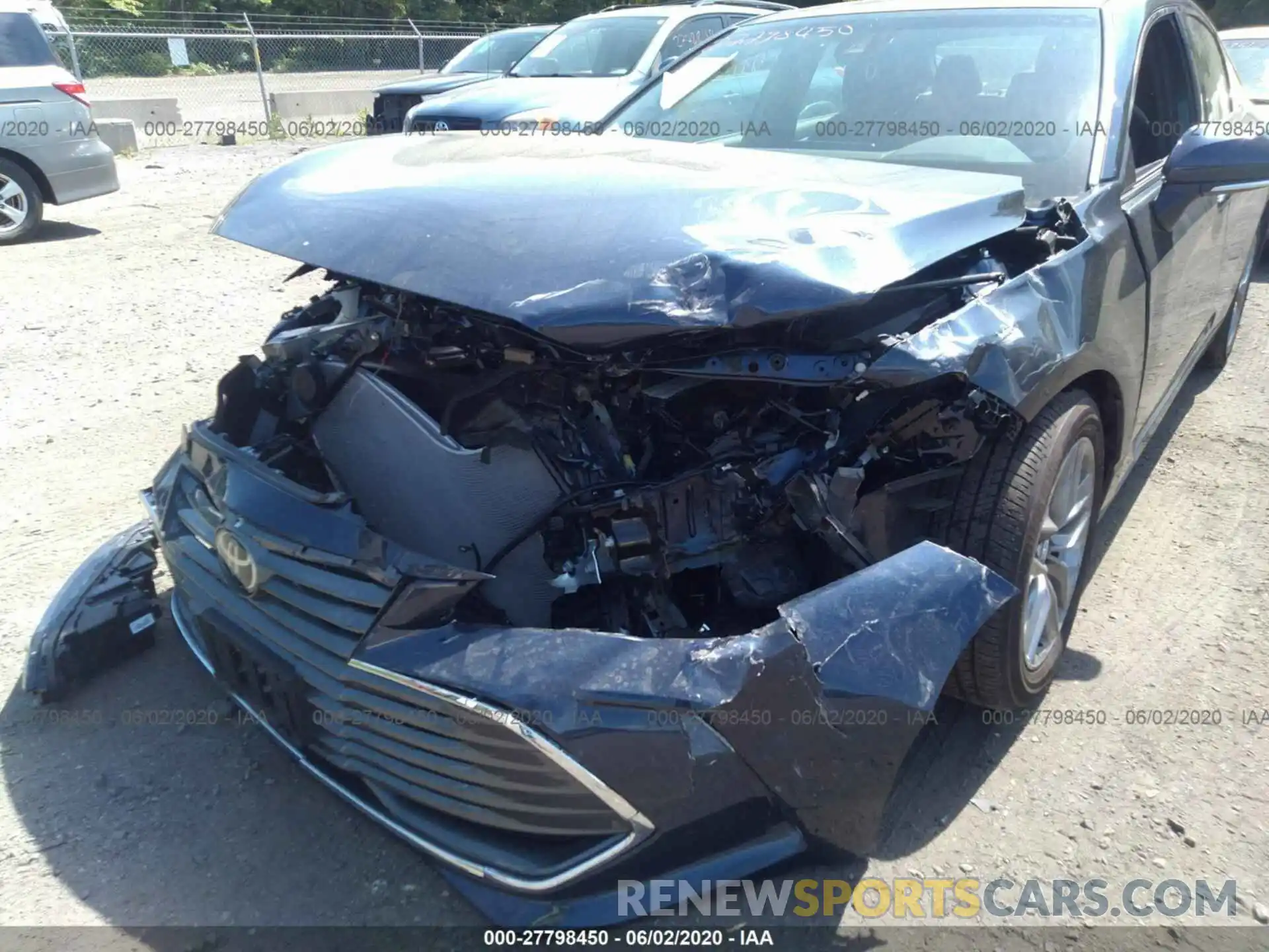 6 Photograph of a damaged car 4T1AZ1FB8LU040666 TOYOTA AVALON 2020