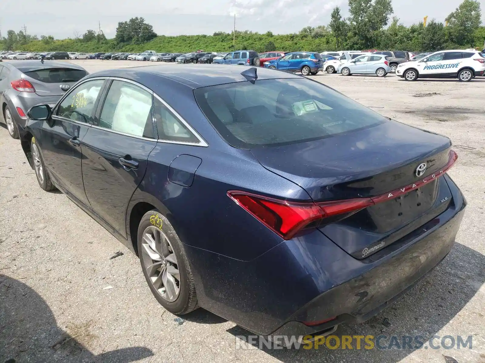 3 Photograph of a damaged car 4T1AZ1FB9LU044774 TOYOTA AVALON 2020