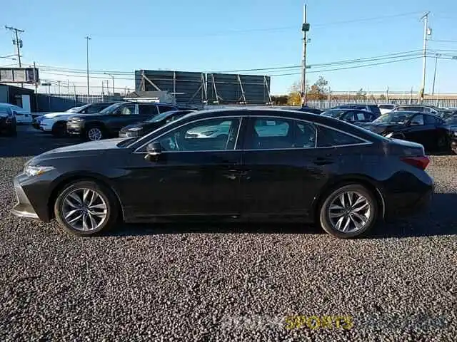 10 Photograph of a damaged car 4T1AZ1FBXLU039261 TOYOTA AVALON 2020