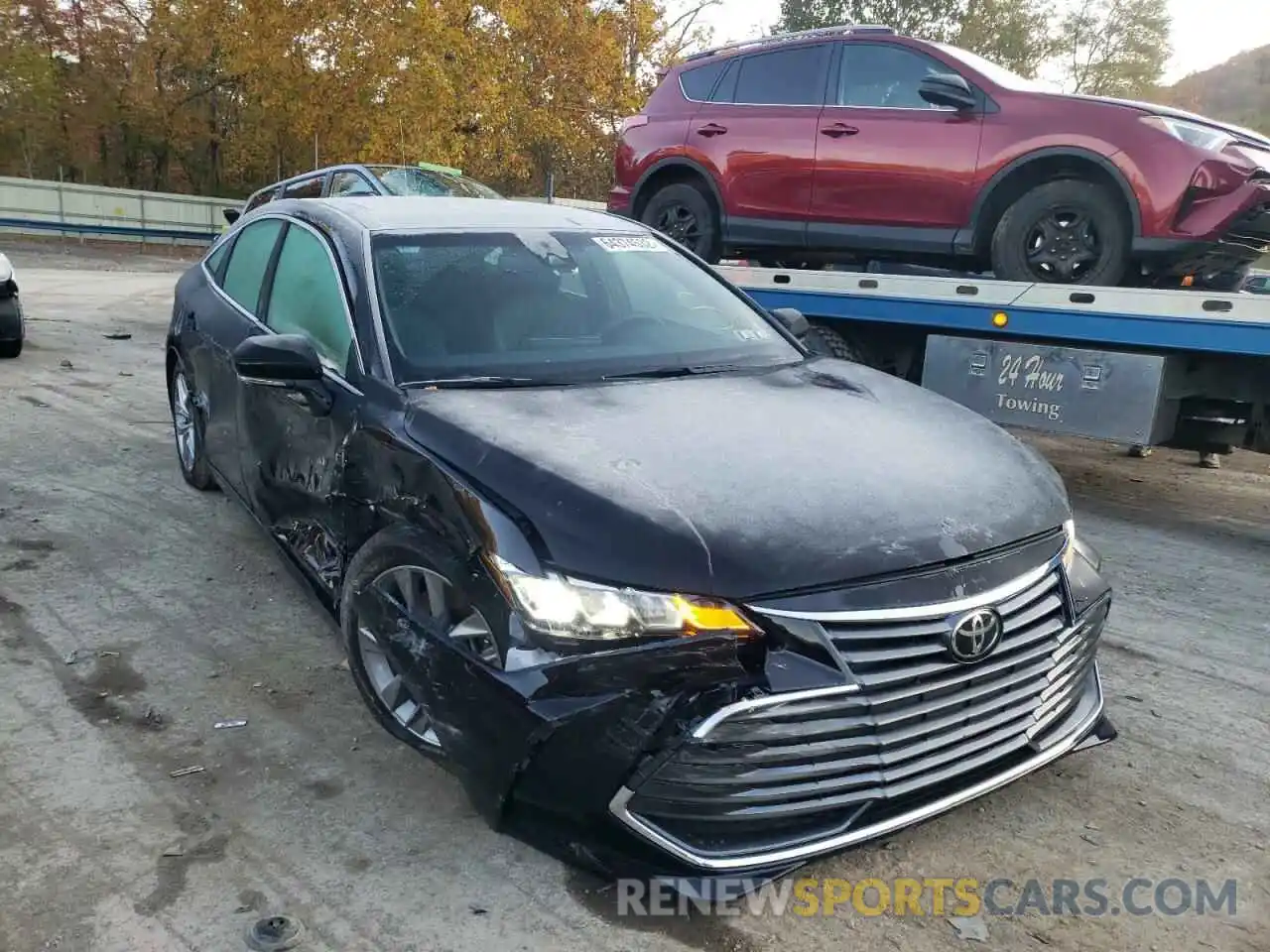 1 Photograph of a damaged car 4T1AZ1FBXLU043987 TOYOTA AVALON 2020