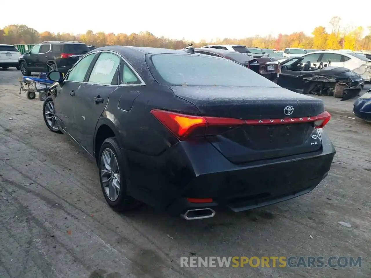 3 Photograph of a damaged car 4T1AZ1FBXLU043987 TOYOTA AVALON 2020