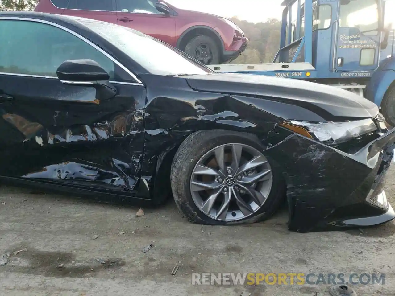 9 Photograph of a damaged car 4T1AZ1FBXLU043987 TOYOTA AVALON 2020