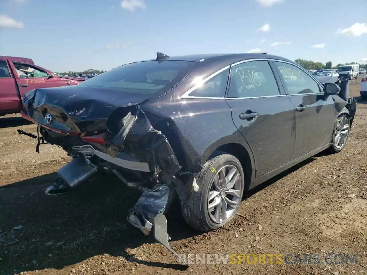 4 Photograph of a damaged car 4T1AZ1FBXLU047117 TOYOTA AVALON 2020