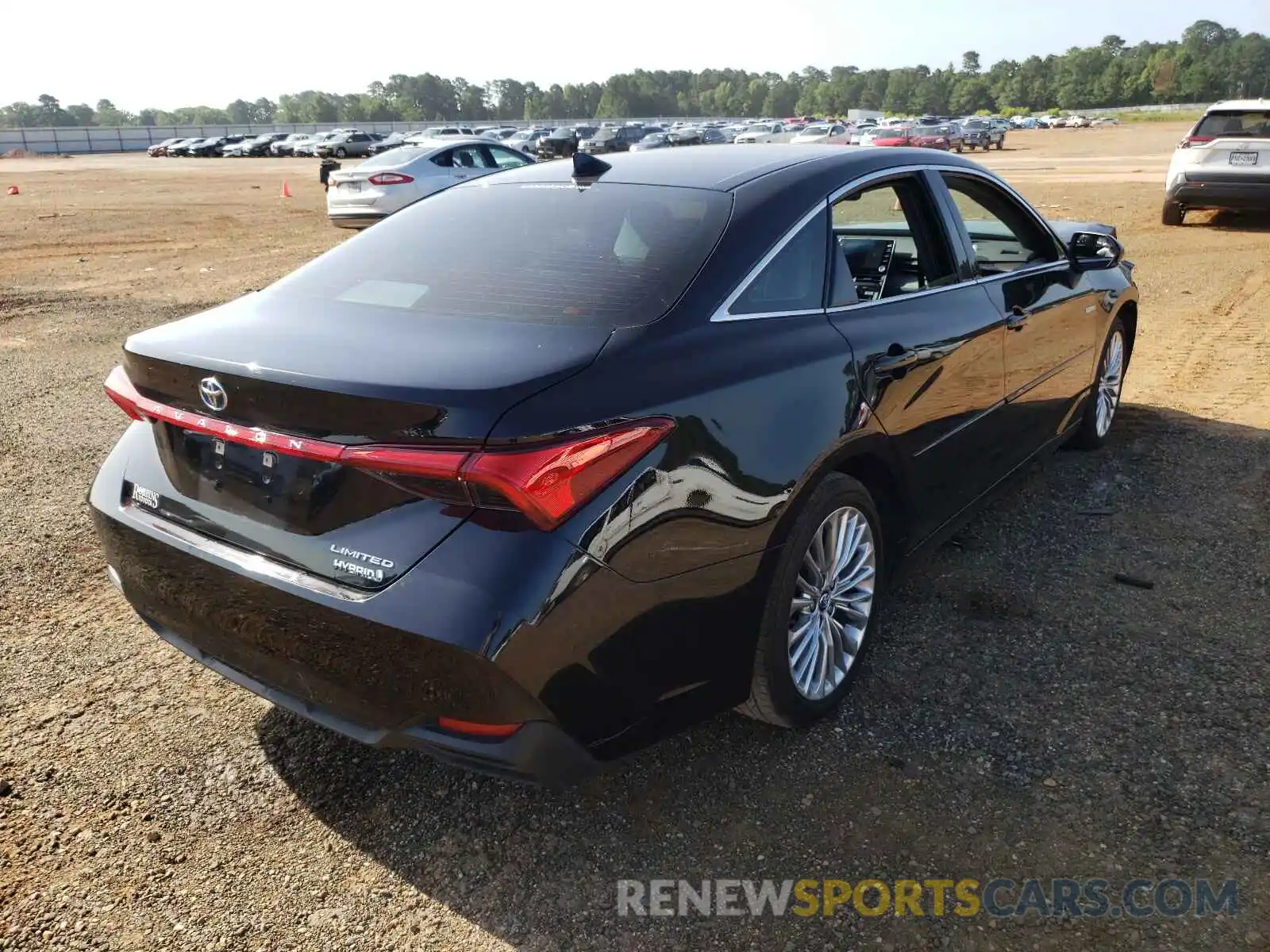 4 Photograph of a damaged car 4T1C21FB2LU014139 TOYOTA AVALON 2020