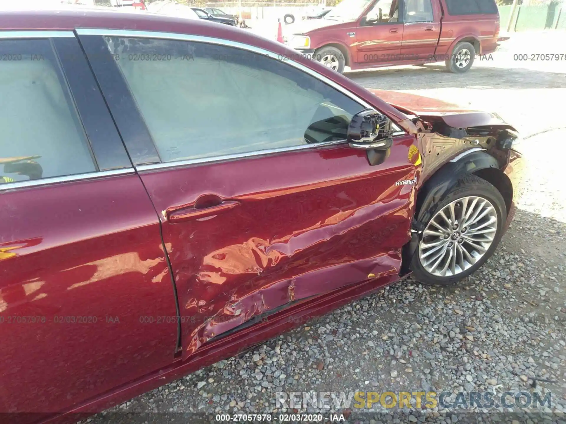 6 Photograph of a damaged car 4T1C21FB3LU012383 TOYOTA AVALON 2020