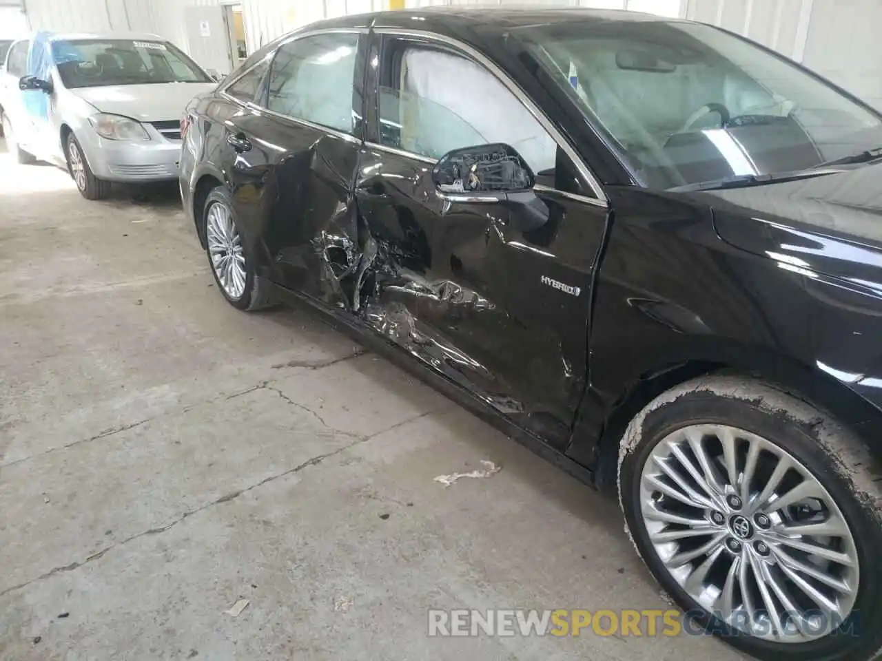 9 Photograph of a damaged car 4T1C21FB3LU016689 TOYOTA AVALON 2020