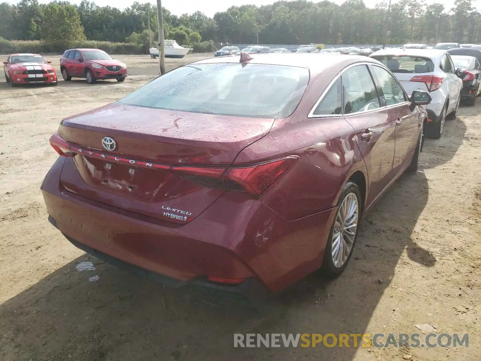 4 Photograph of a damaged car 4T1C21FB8LU019104 TOYOTA AVALON 2020