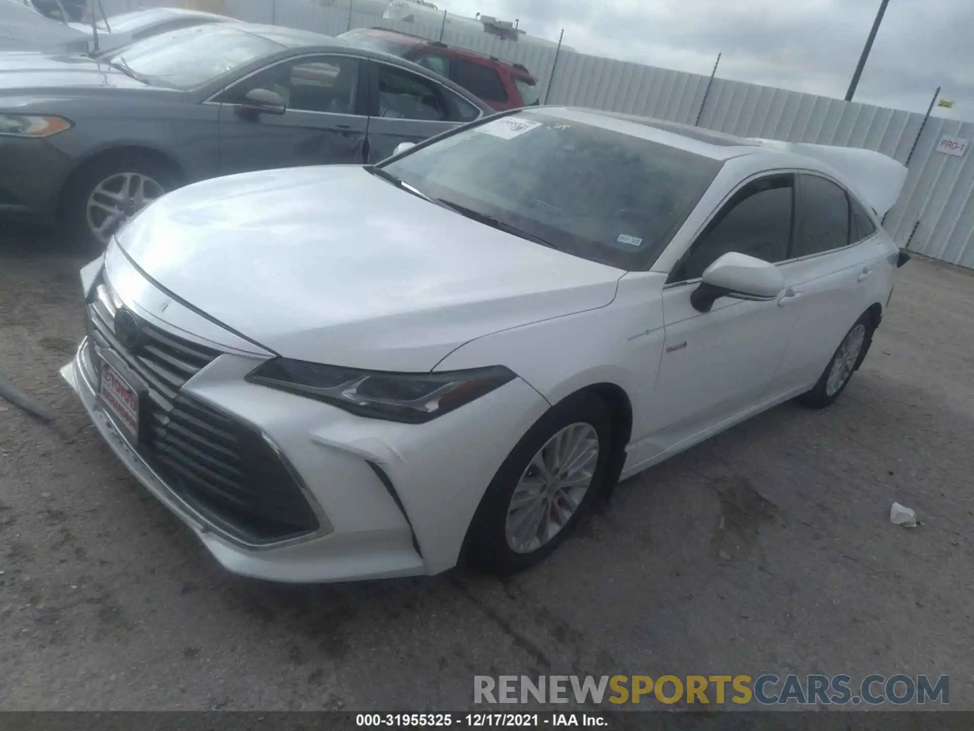 2 Photograph of a damaged car 4T1C21FBXLU016477 TOYOTA AVALON 2020