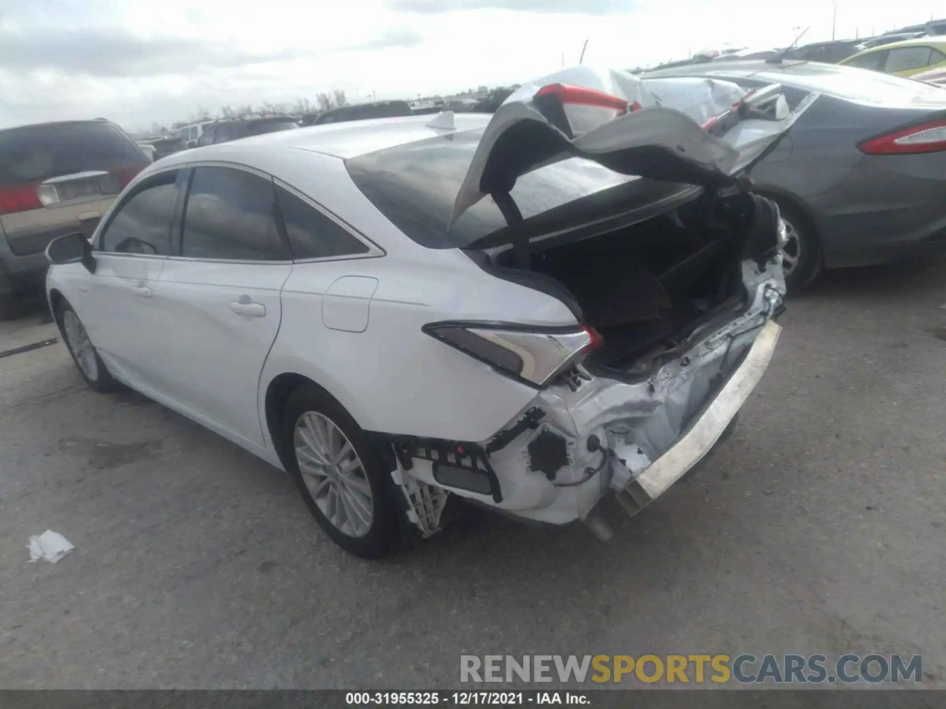 3 Photograph of a damaged car 4T1C21FBXLU016477 TOYOTA AVALON 2020