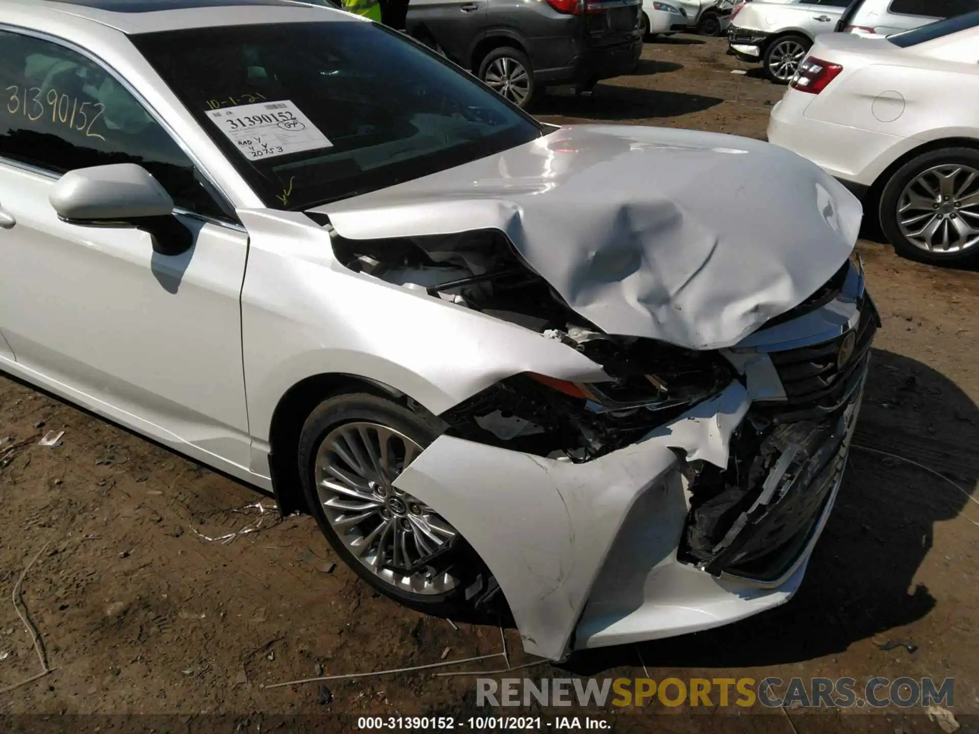 1 Photograph of a damaged car 4T1CZ1FB0LU048656 TOYOTA AVALON 2020