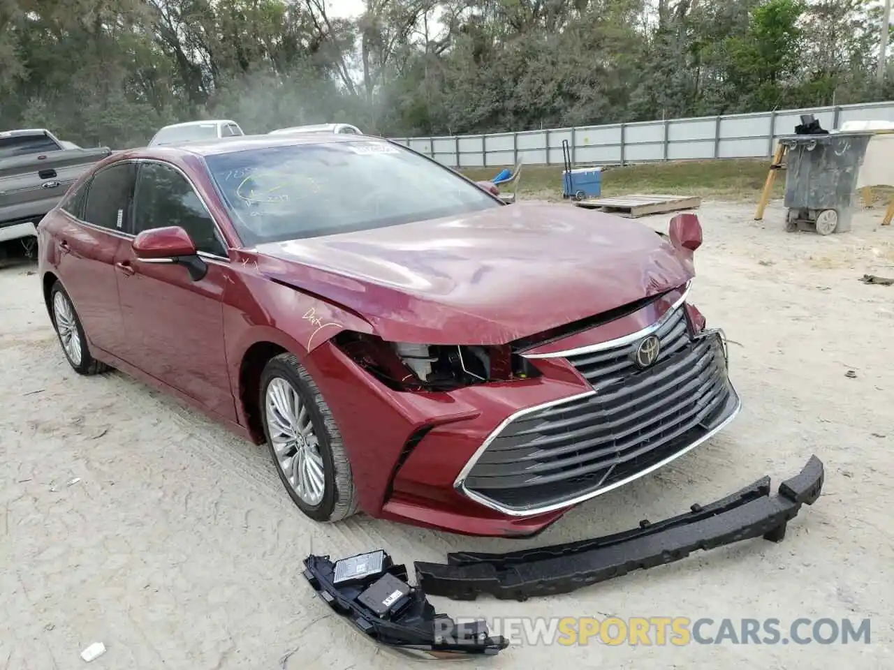 1 Photograph of a damaged car 4T1CZ1FB4LU048501 TOYOTA AVALON 2020