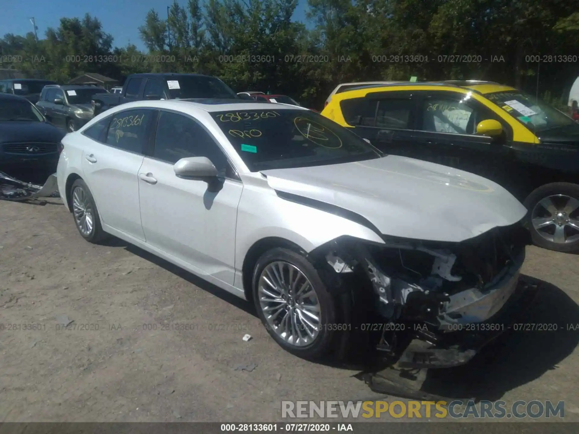 1 Photograph of a damaged car 4T1CZ1FB5LU051228 TOYOTA AVALON 2020