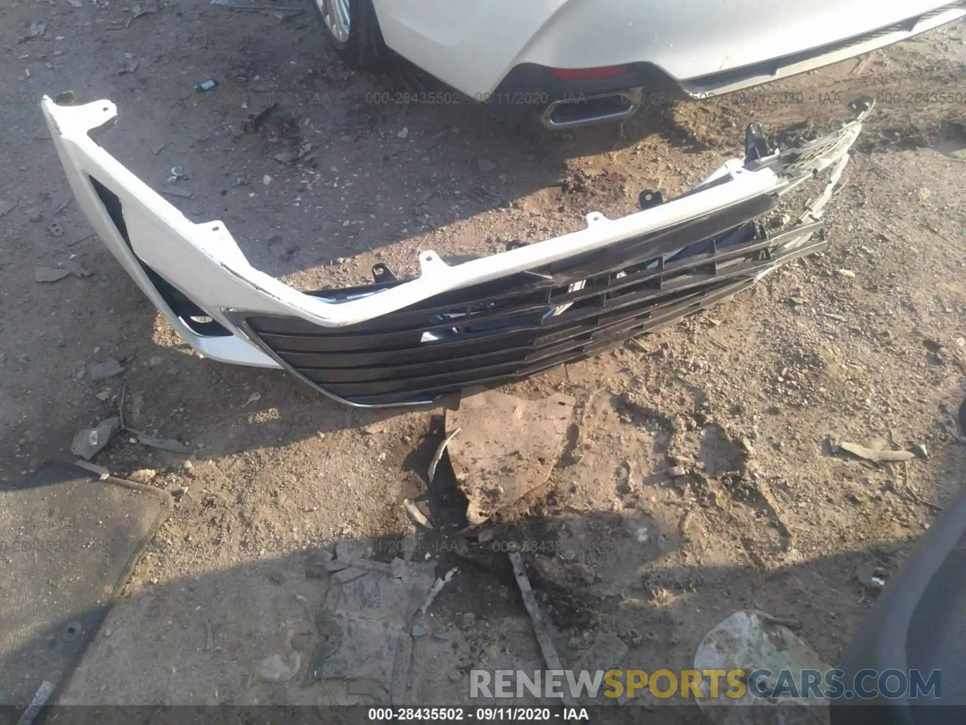 12 Photograph of a damaged car 4T1CZ1FB6LU045566 TOYOTA AVALON 2020