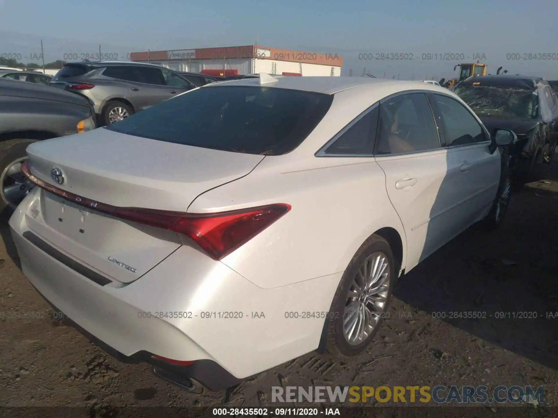 4 Photograph of a damaged car 4T1CZ1FB6LU045566 TOYOTA AVALON 2020