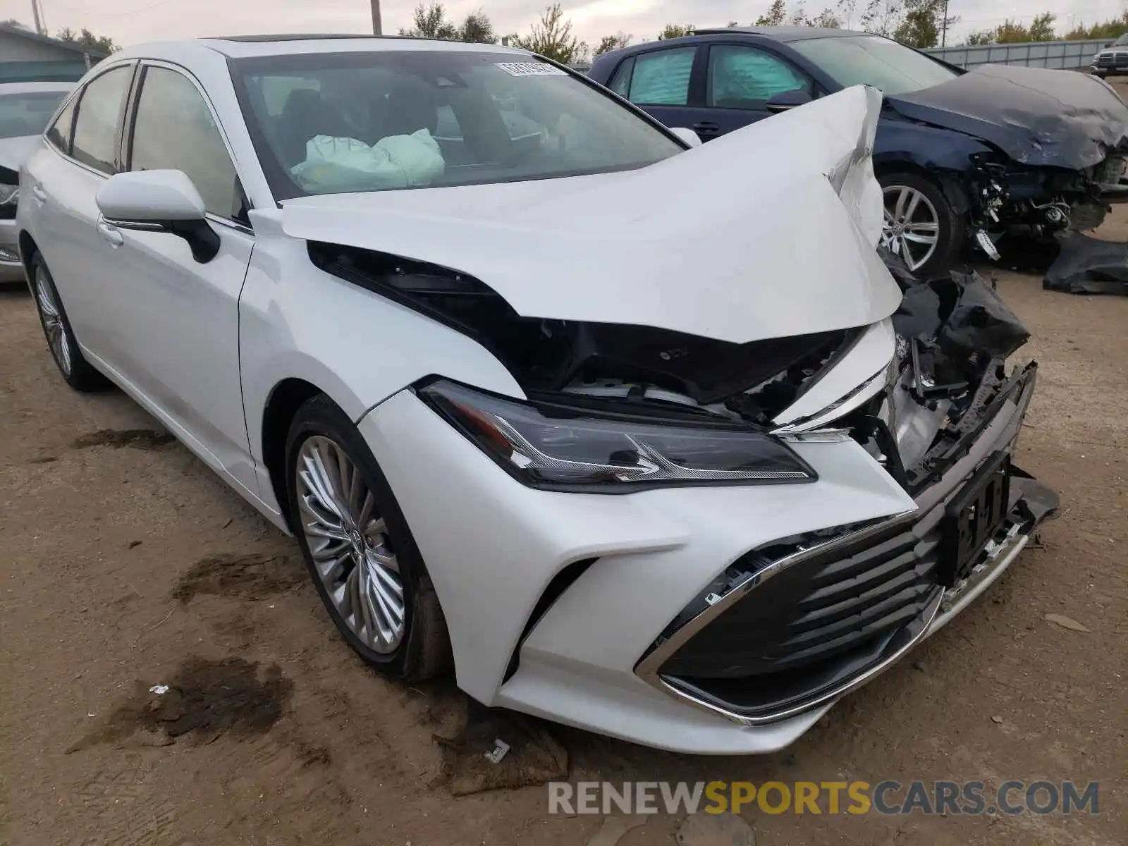 1 Photograph of a damaged car 4T1CZ1FB6LU046653 TOYOTA AVALON 2020