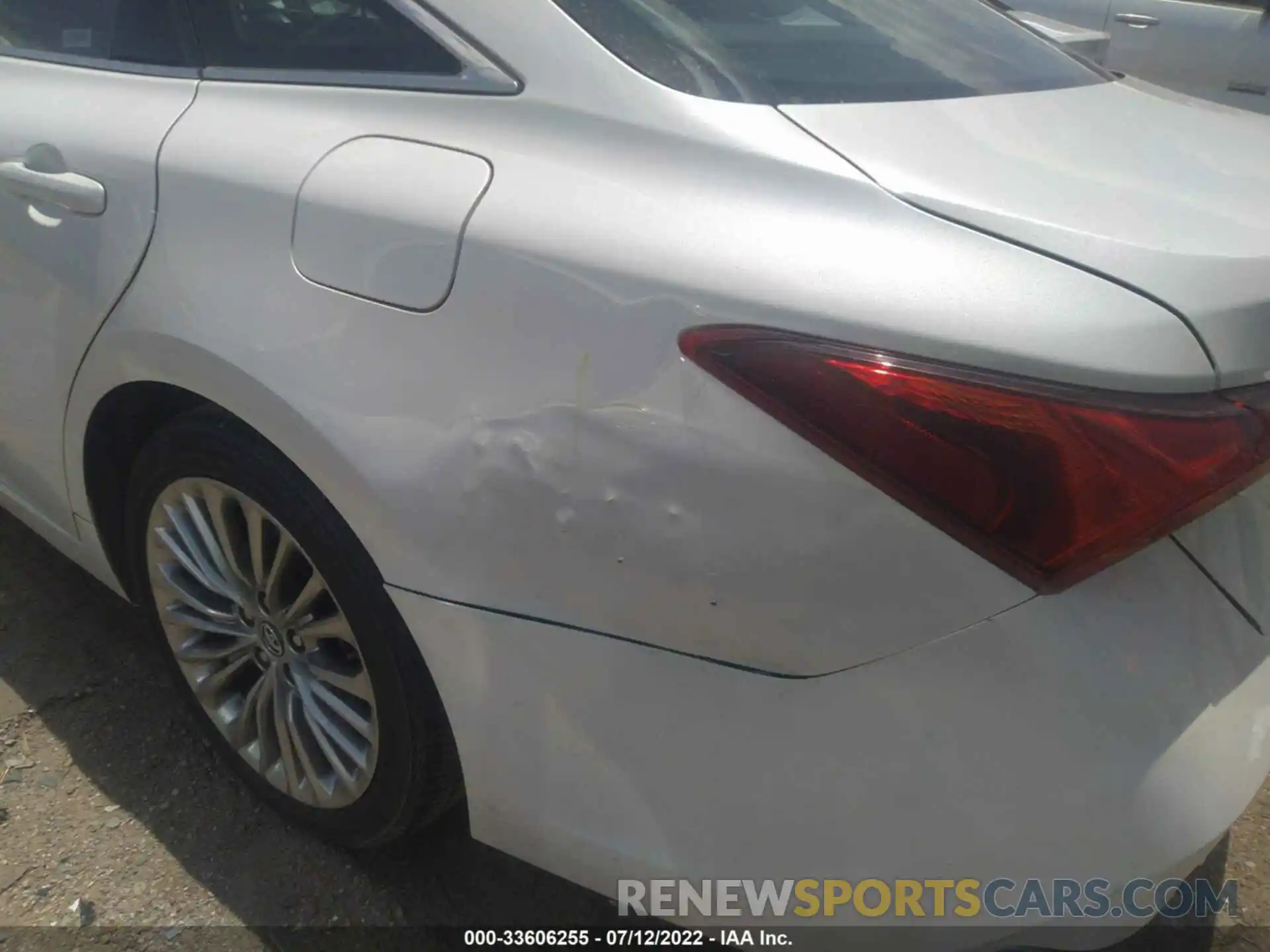 6 Photograph of a damaged car 4T1CZ1FBXLU039107 TOYOTA AVALON 2020