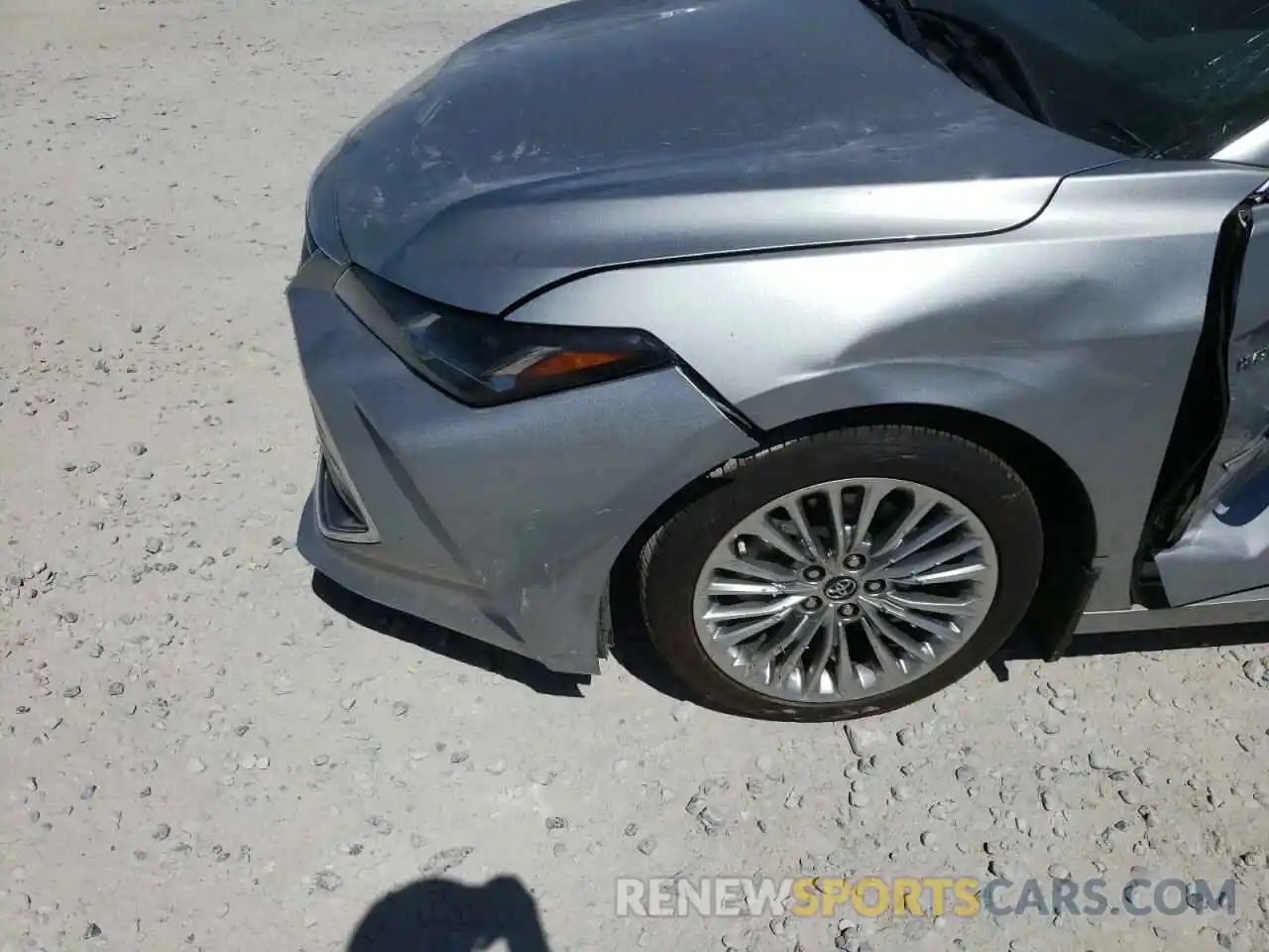 10 Photograph of a damaged car 4T1D21FB0LU012507 TOYOTA AVALON 2020