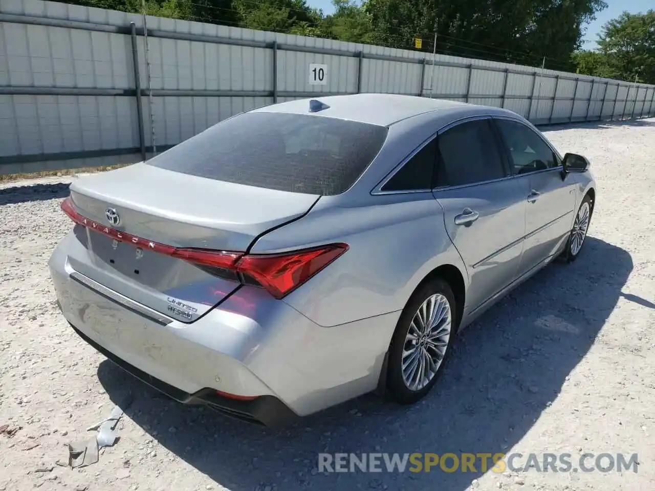 4 Photograph of a damaged car 4T1D21FB0LU012507 TOYOTA AVALON 2020