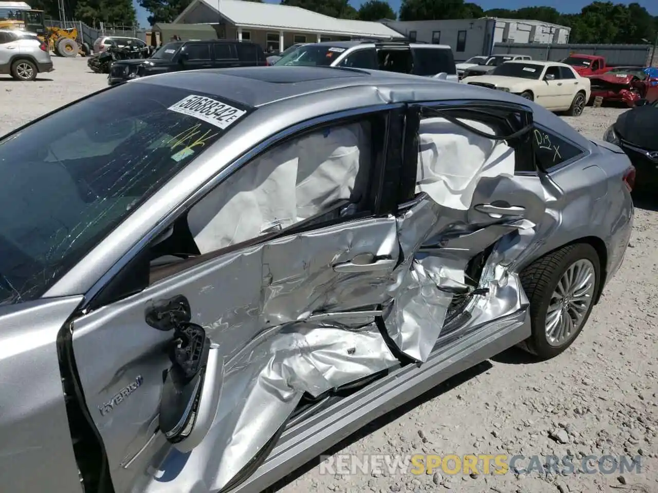 9 Photograph of a damaged car 4T1D21FB0LU012507 TOYOTA AVALON 2020