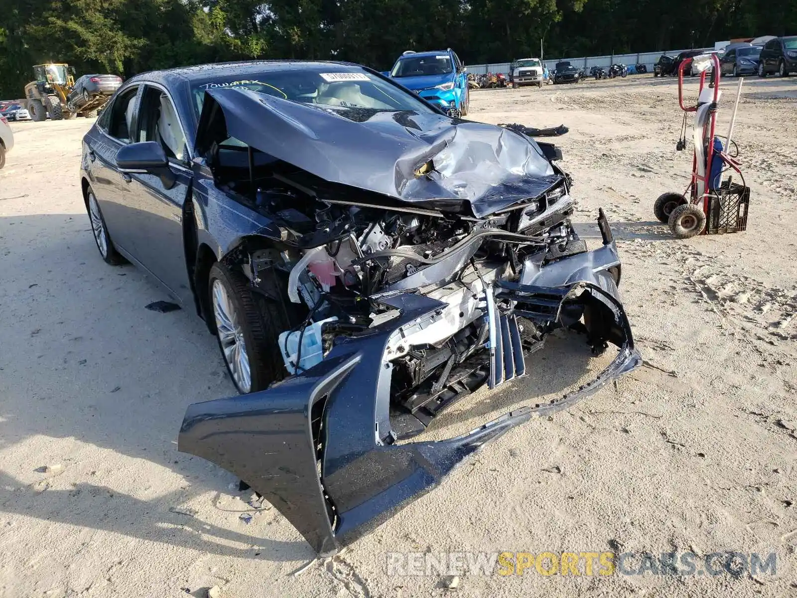 1 Photograph of a damaged car 4T1D21FB0LU016363 TOYOTA AVALON 2020