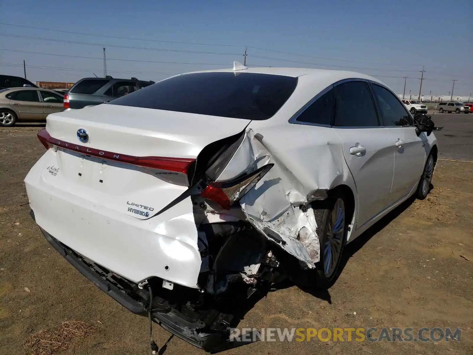 4 Photograph of a damaged car 4T1D21FB0LU017948 TOYOTA AVALON 2020