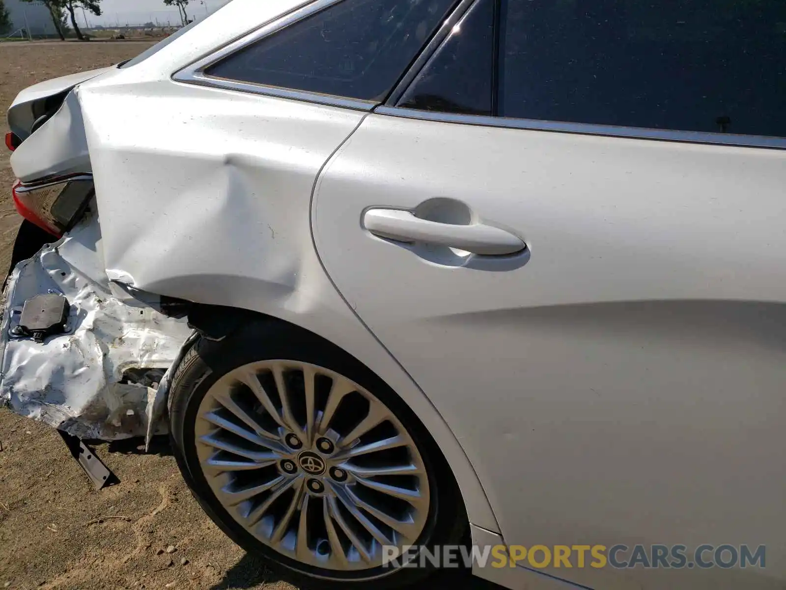 9 Photograph of a damaged car 4T1D21FB0LU017948 TOYOTA AVALON 2020