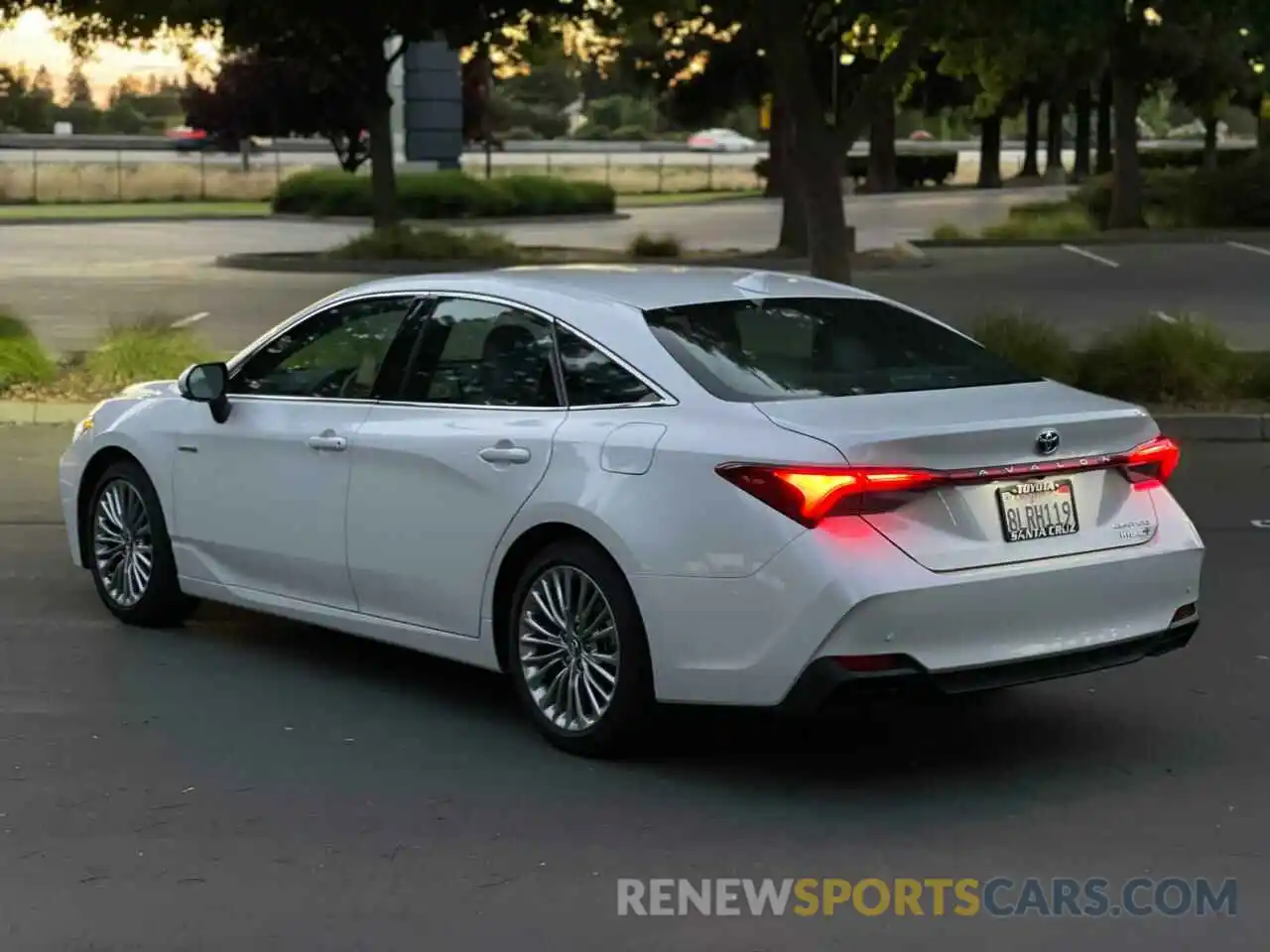 3 Photograph of a damaged car 4T1D21FB1LU012001 TOYOTA AVALON 2020