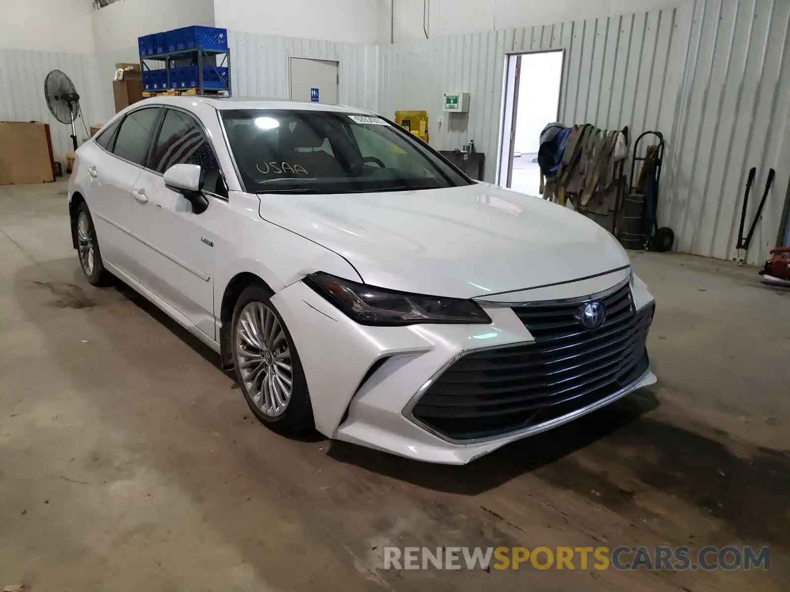 1 Photograph of a damaged car 4T1D21FB1LU012371 TOYOTA AVALON 2020