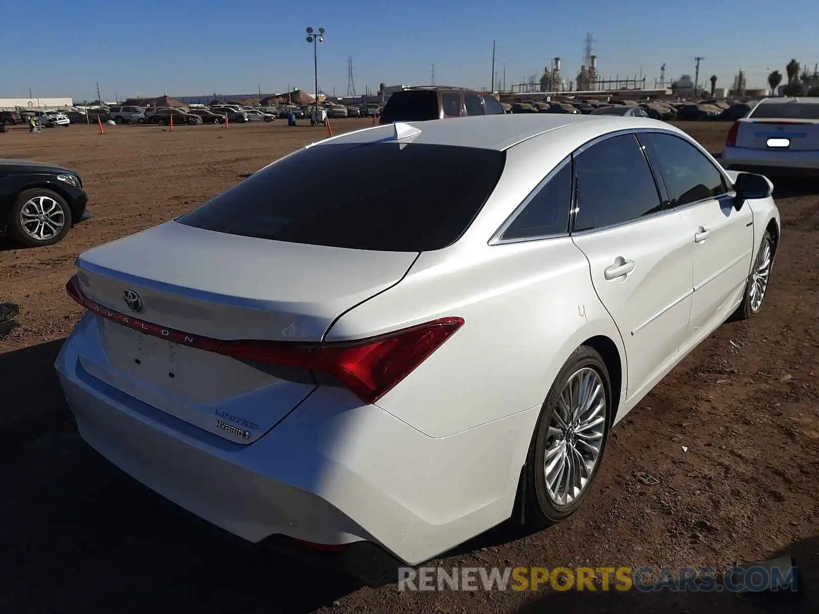 4 Photograph of a damaged car 4T1D21FB1LU016341 TOYOTA AVALON 2020