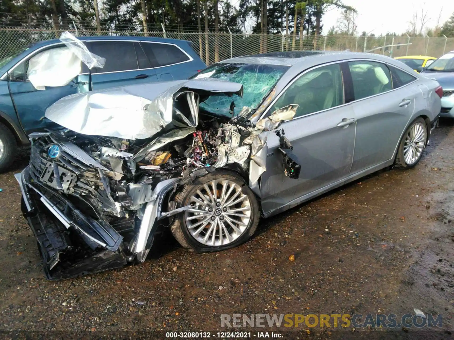 2 Photograph of a damaged car 4T1D21FB1LU016467 TOYOTA AVALON 2020