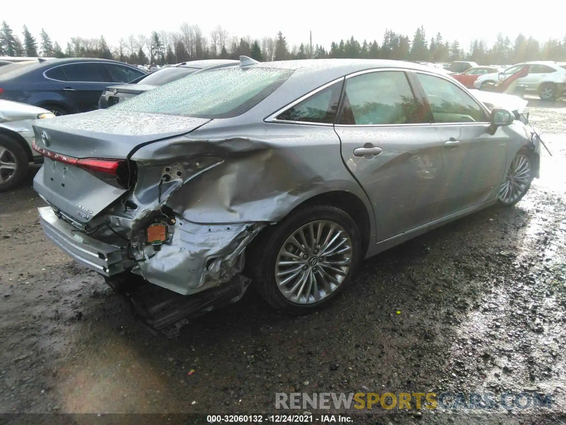 4 Photograph of a damaged car 4T1D21FB1LU016467 TOYOTA AVALON 2020