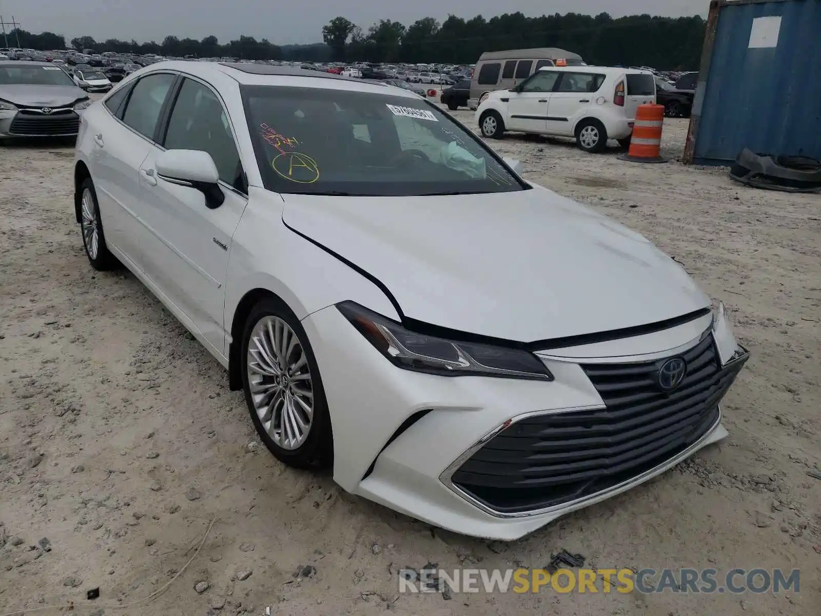 1 Photograph of a damaged car 4T1D21FB2LU012282 TOYOTA AVALON 2020