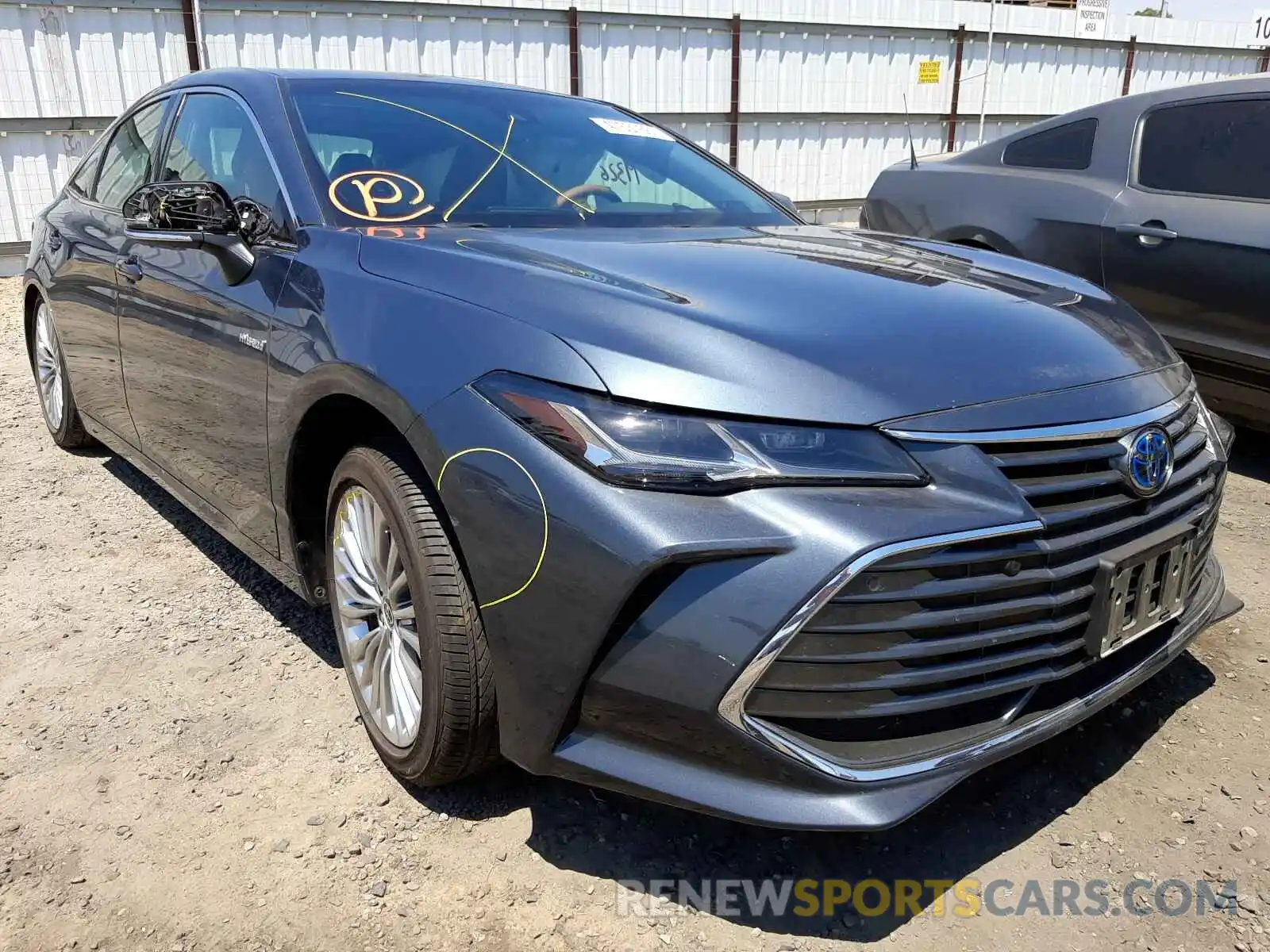 1 Photograph of a damaged car 4T1D21FB2LU018647 TOYOTA AVALON 2020