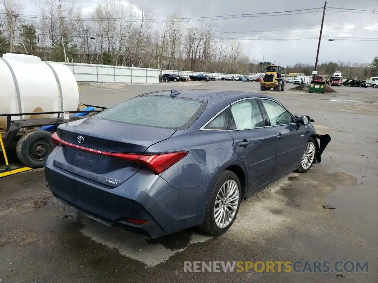 4 Photograph of a damaged car 4T1D21FB3LU017121 TOYOTA AVALON 2020