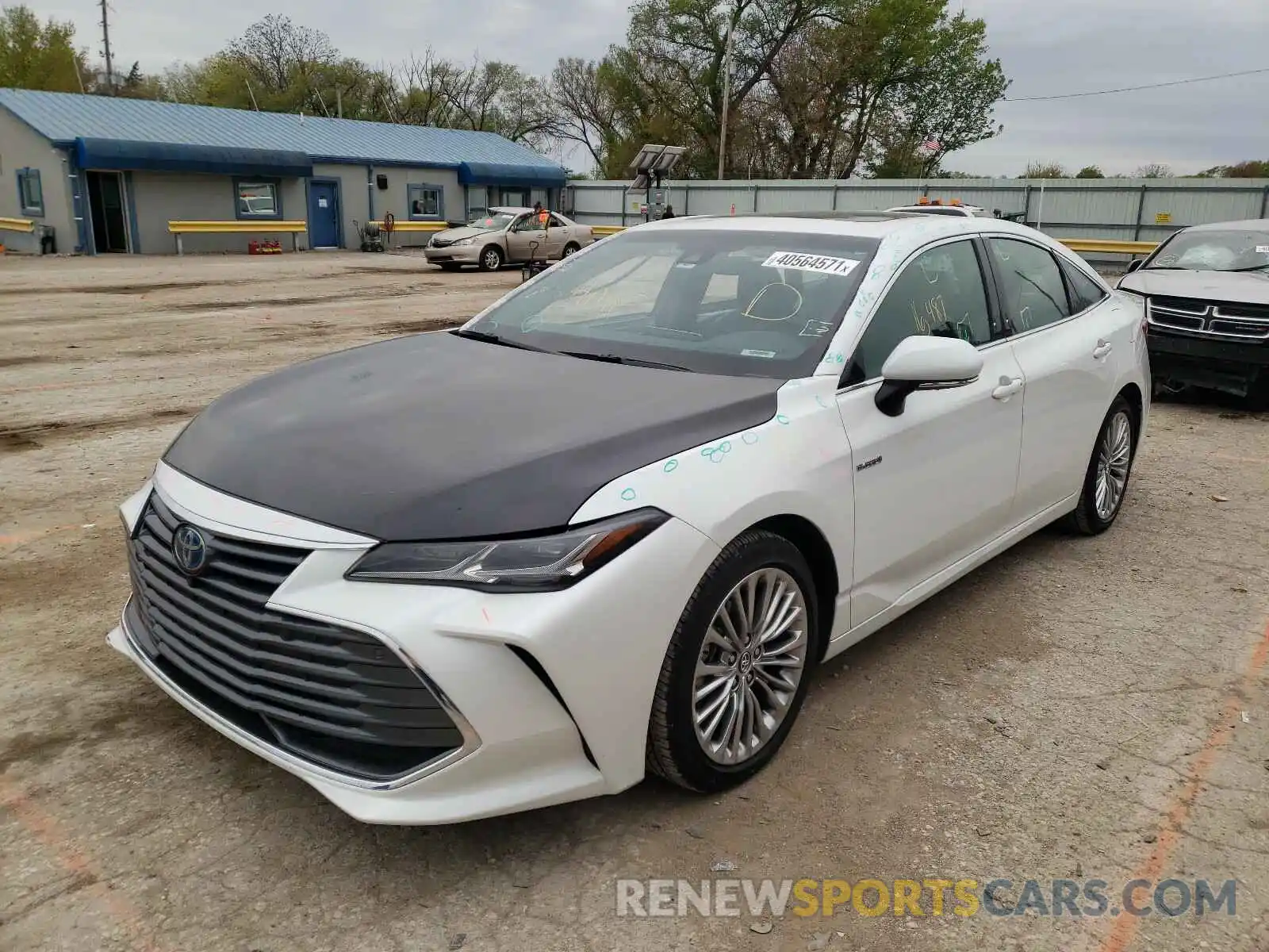 2 Photograph of a damaged car 4T1D21FB4LU012414 TOYOTA AVALON 2020