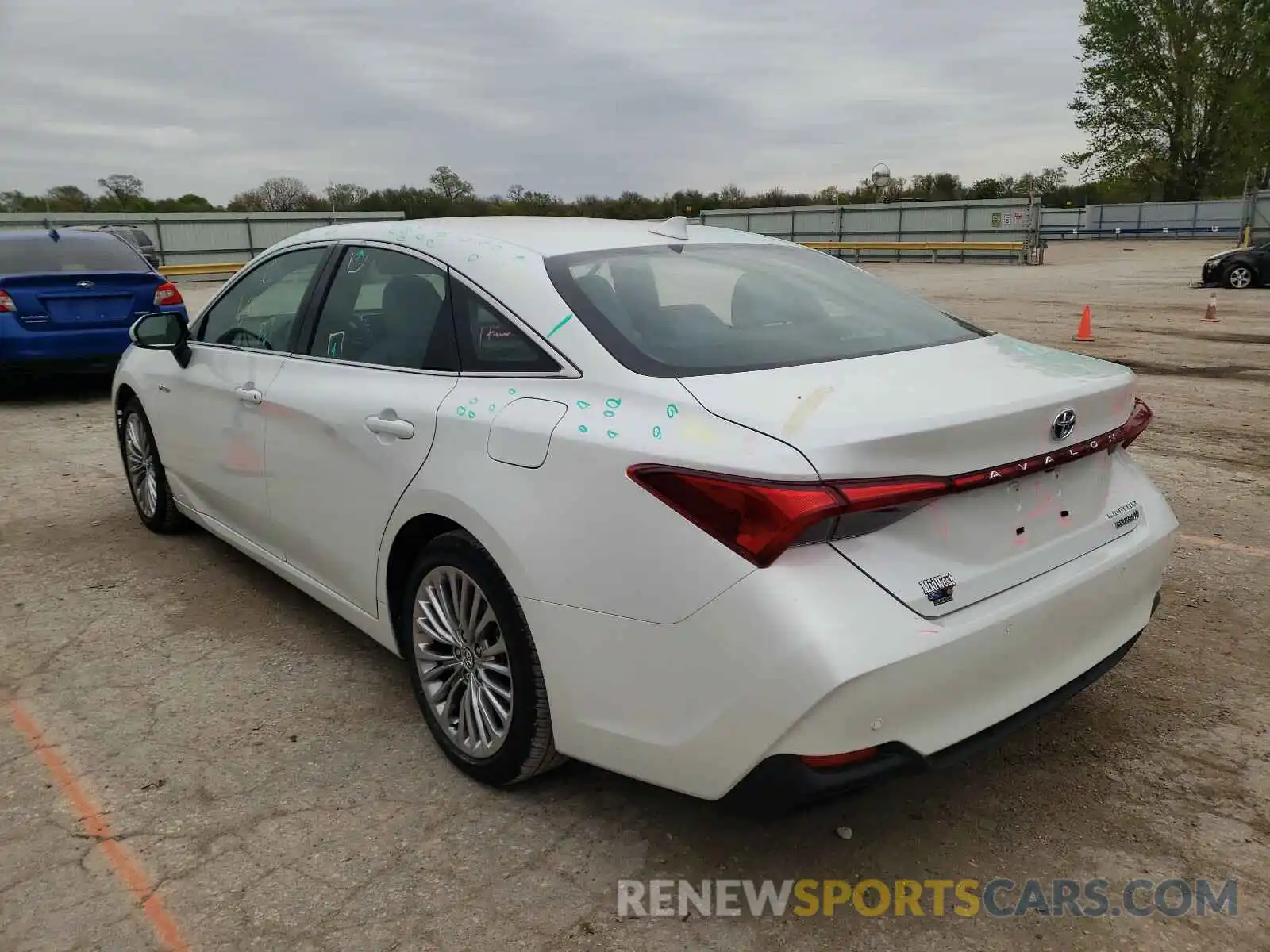 3 Photograph of a damaged car 4T1D21FB4LU012414 TOYOTA AVALON 2020