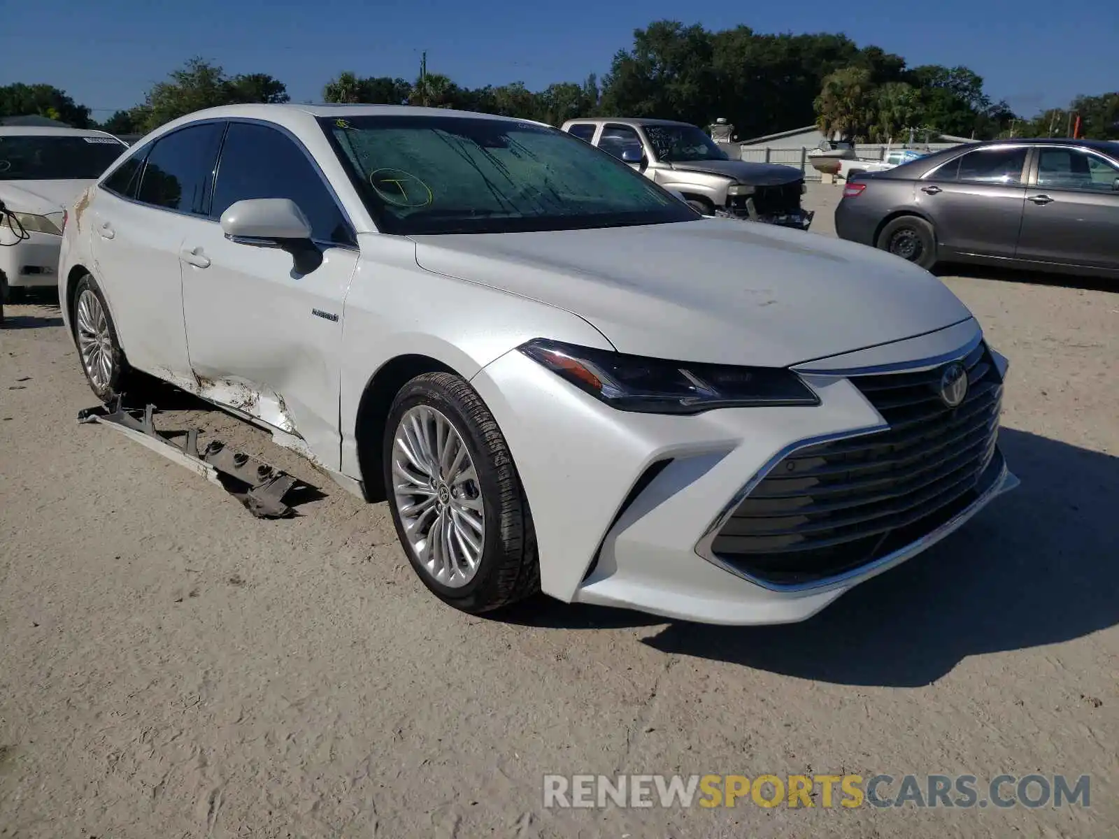 1 Photograph of a damaged car 4T1D21FB5LU017301 TOYOTA AVALON 2020