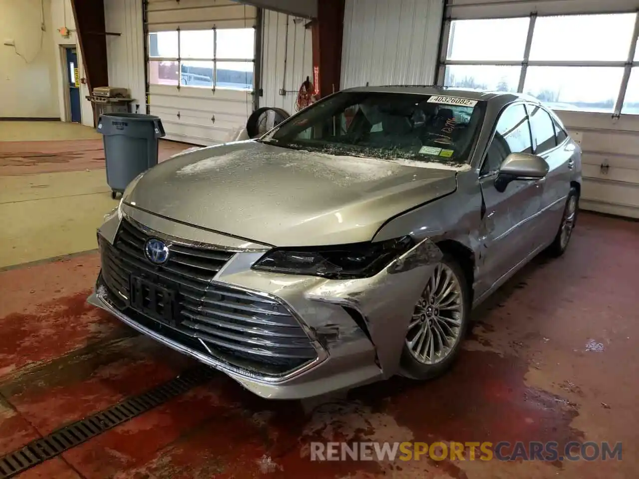 2 Photograph of a damaged car 4T1D21FB6LU013337 TOYOTA AVALON 2020