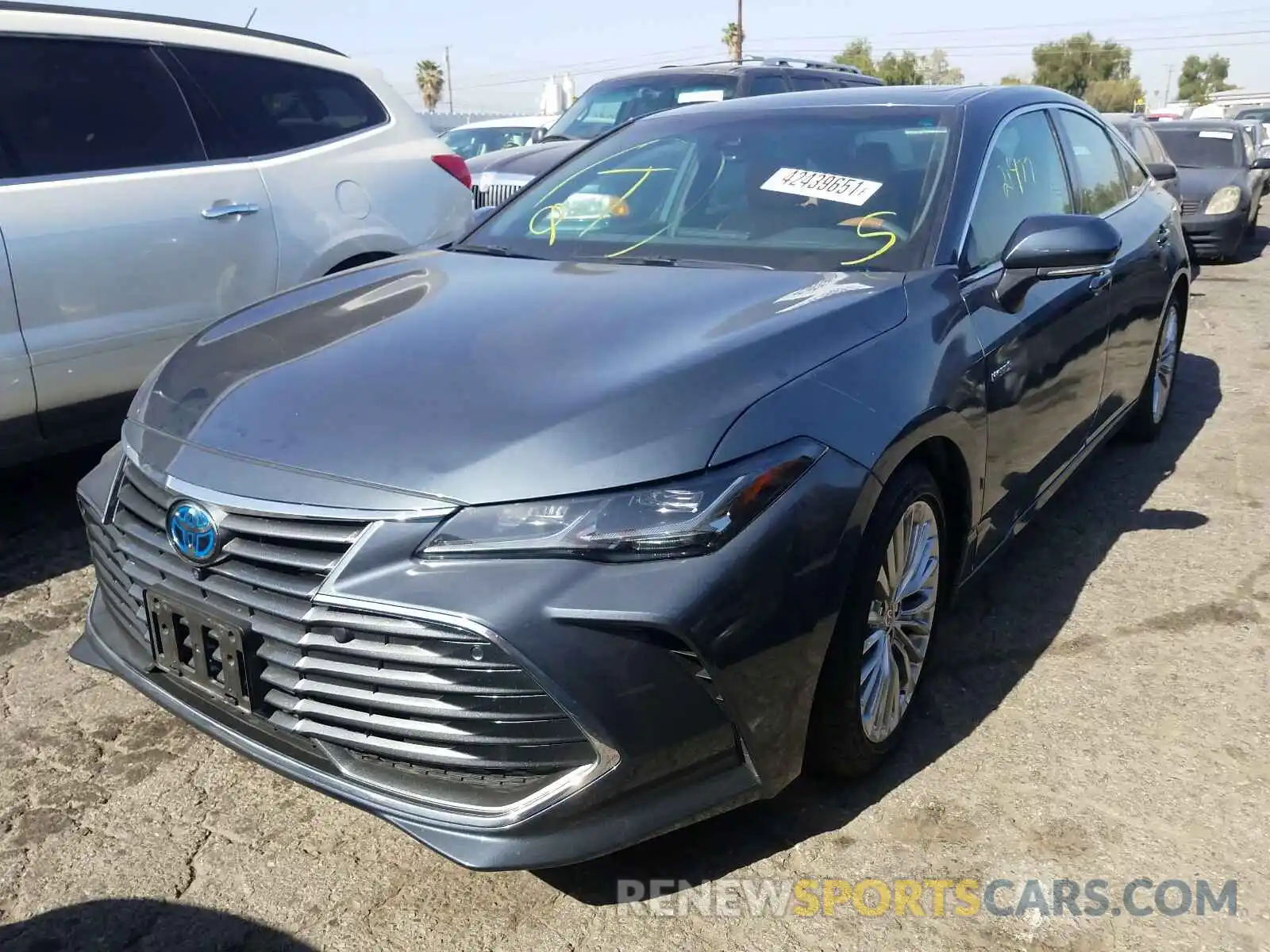 2 Photograph of a damaged car 4T1D21FB6LU019686 TOYOTA AVALON 2020