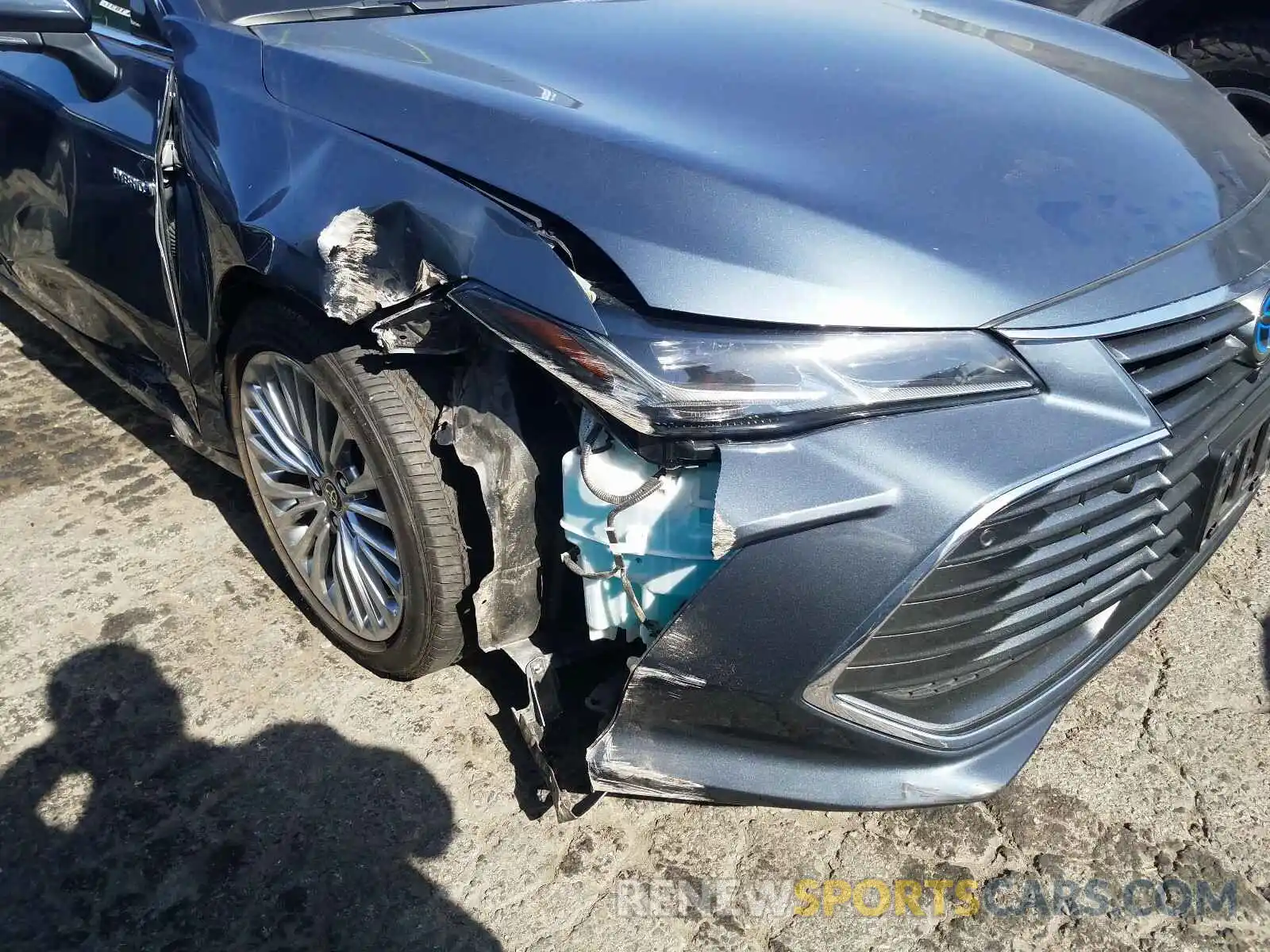 9 Photograph of a damaged car 4T1D21FB6LU019686 TOYOTA AVALON 2020