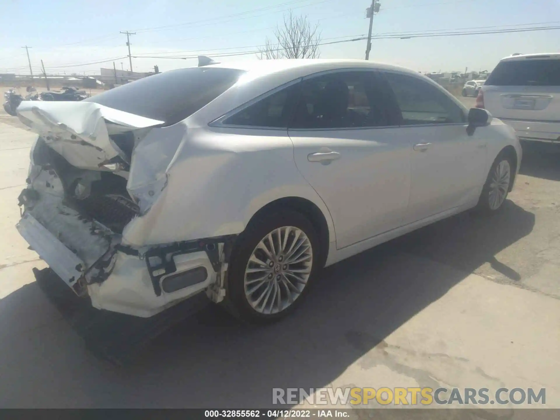 4 Photograph of a damaged car 4T1D21FB7LU017686 TOYOTA AVALON 2020