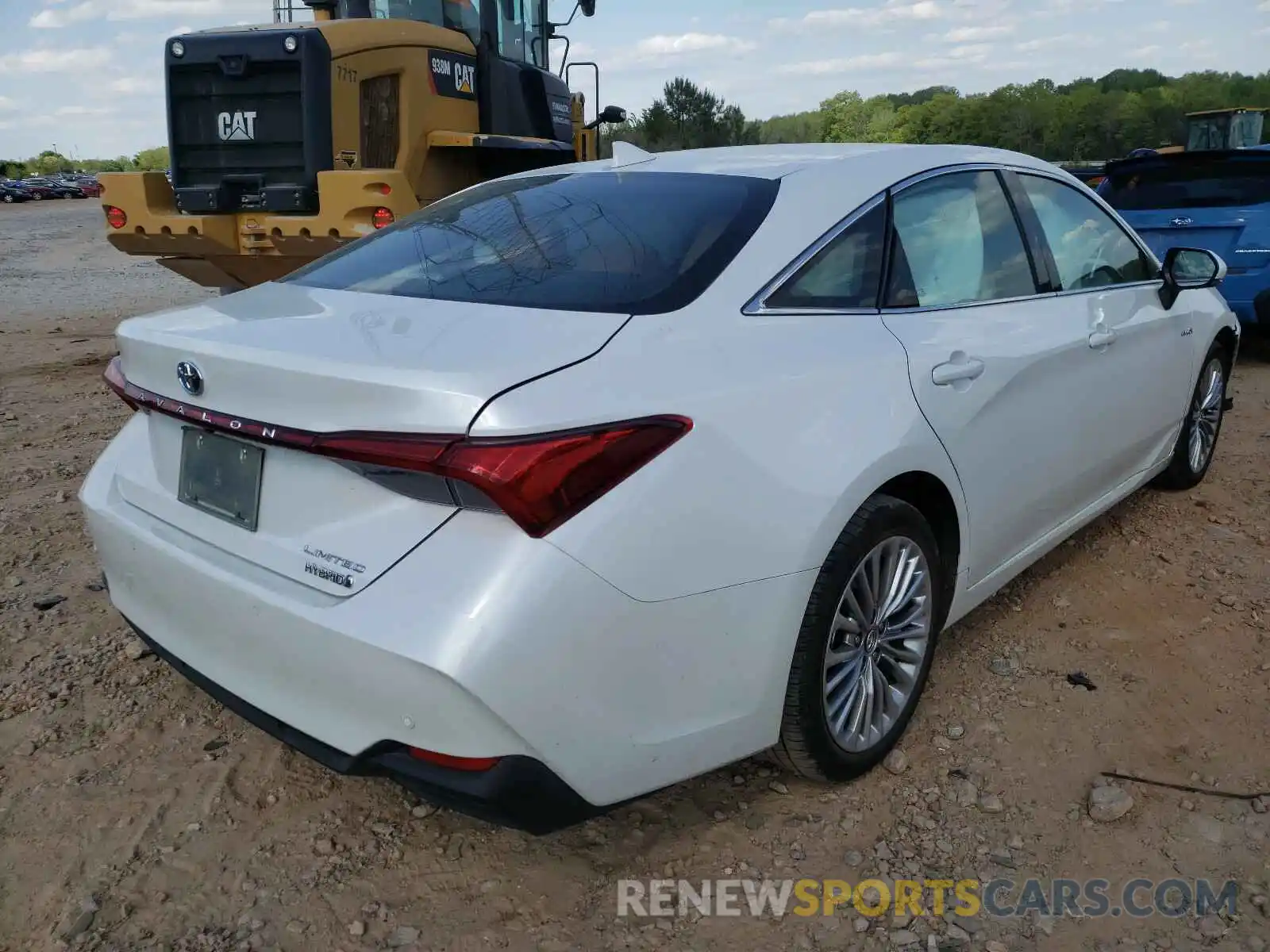 4 Photograph of a damaged car 4T1D21FB9LU016118 TOYOTA AVALON 2020